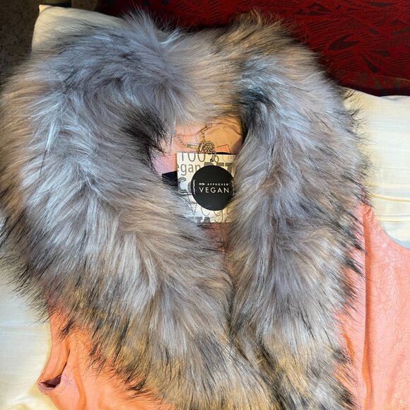 Moto Feminine Urban Glove Tanned Faux Leather Lush Fur Trim Stylish Zip Up Vest - Picture 7 of 10